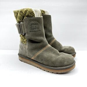 Sorel Women’s Size 7.5 Campus Newbie green suede and knit boots Winter Outdoor